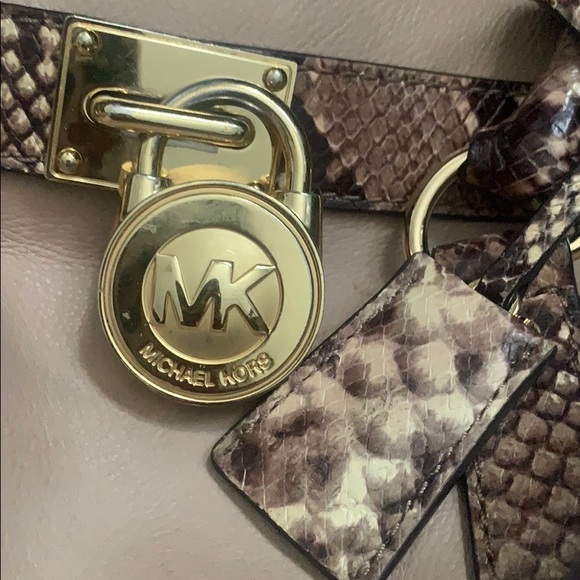 Michael kors with Leopard print - Picture 3 of 7